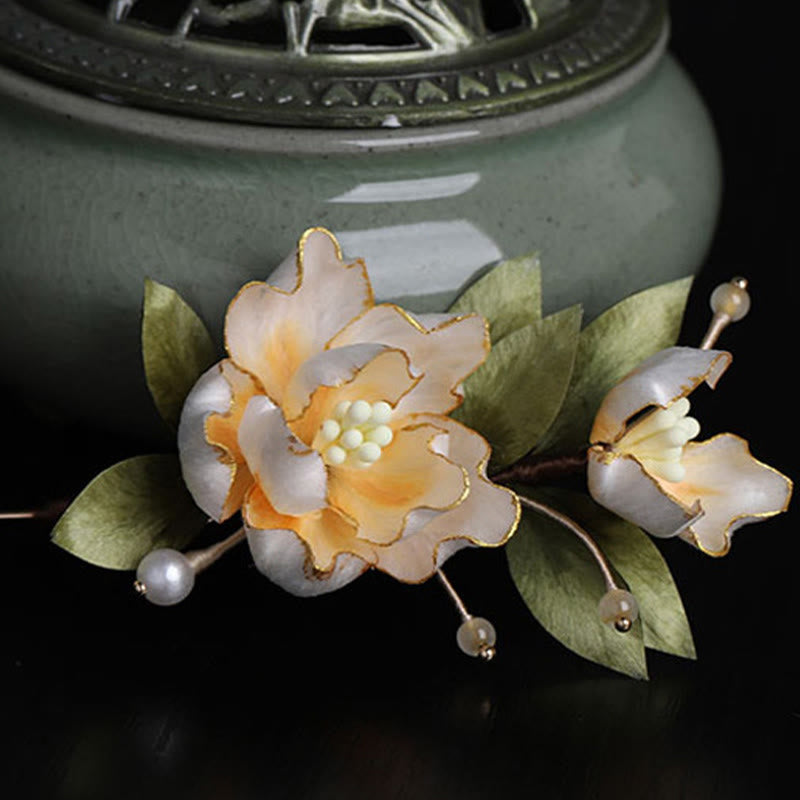 Buddha Stones Broche de la buena fortuna con flor de peonía dorada hecha a mano con arte de seda - image 1
