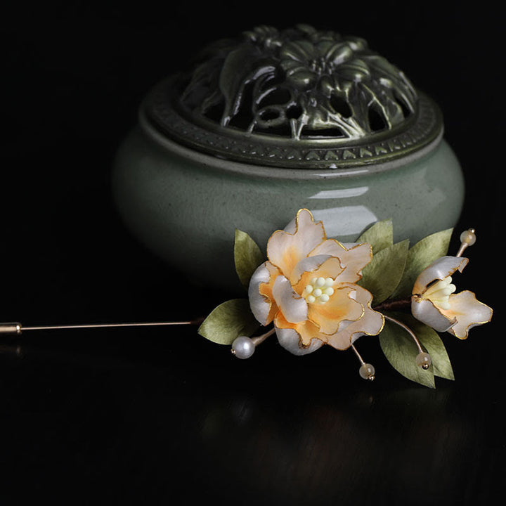 Buddha Stones Broche de la buena fortuna con flor de peonía dorada hecha a mano con arte de seda - image 5