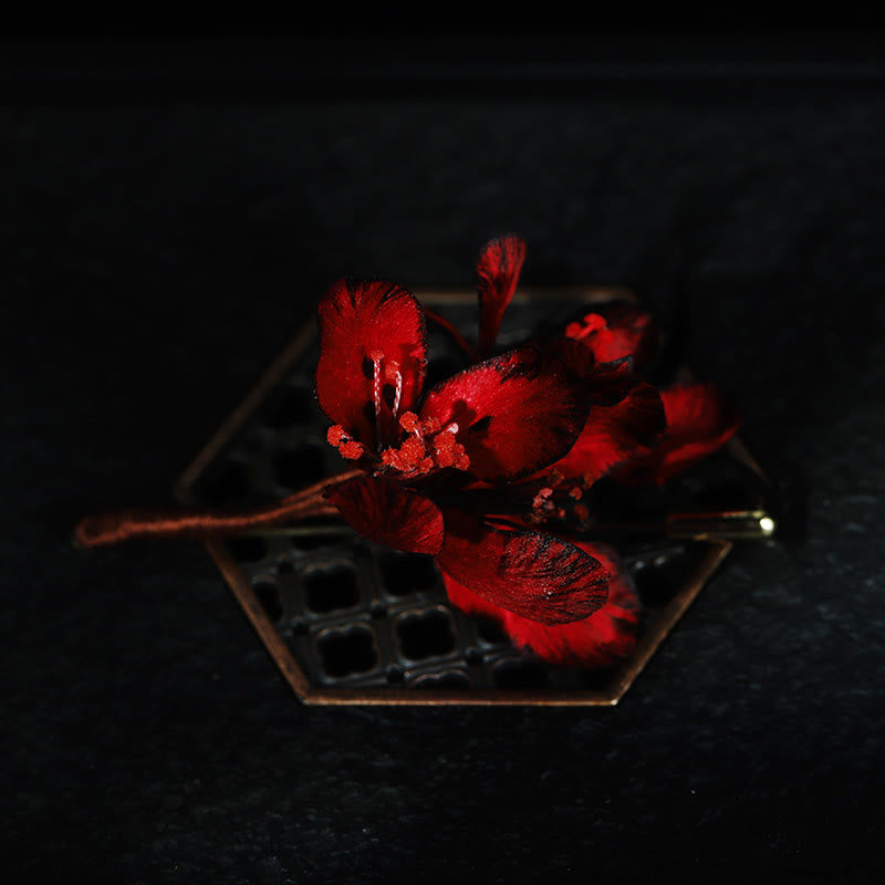 Buddha Stones Broche de bendición de flor de ciclamen y persicum, hecho a mano con arte de seda - Cyclamen Persicum Aproximadamente 7 cm - image 0