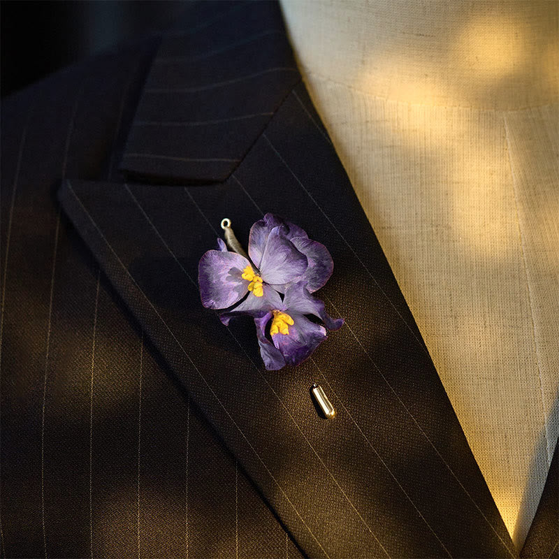 Buddha Stones Broche de flor de iris violeta claro con flor de terciopelo de seda artesanal - image 3