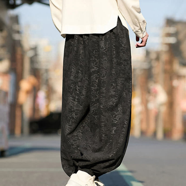 Buddha Stones Pantalones harem para hombre de jacquard negro con cordón ajustable, puños elásticos y bolsillos. - image 5