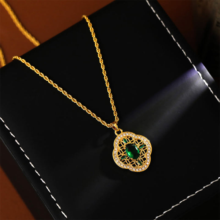 Buddha Stones Collar con colgante de la suerte con cadena chapada en oro y diseño hueco de trébol de cuatro hojas. - Cobre (Tamaño del colgante: aproximadamente 2,8*1,8 cm) - image 0