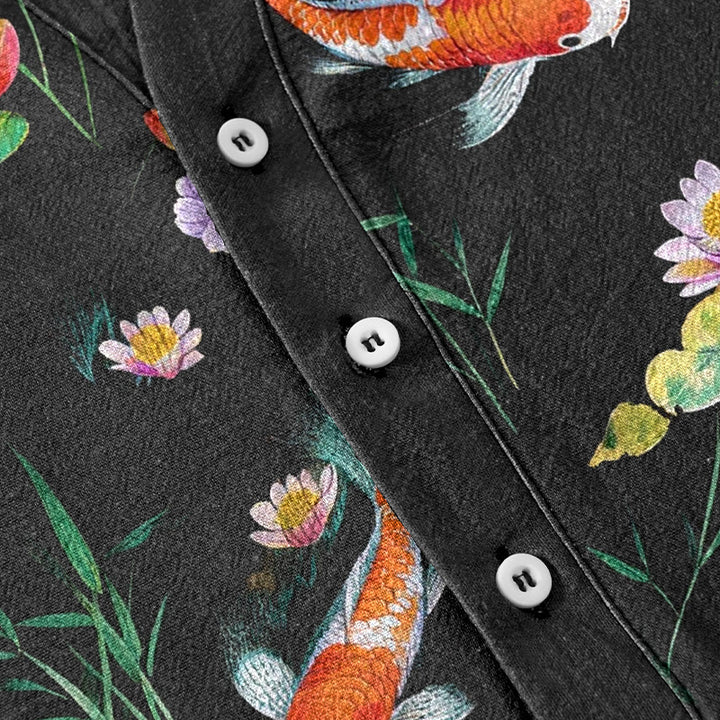Buddha Stones Camisa de manga corta con medio botón para hombre, de algodón, con estampado de peces koi y loto. - image 3