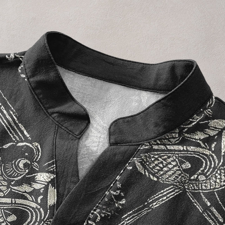 Buddha Stones Camisa de manga corta con medio botón para hombre, de algodón, con estampado de peces koi y bambú. - image 2