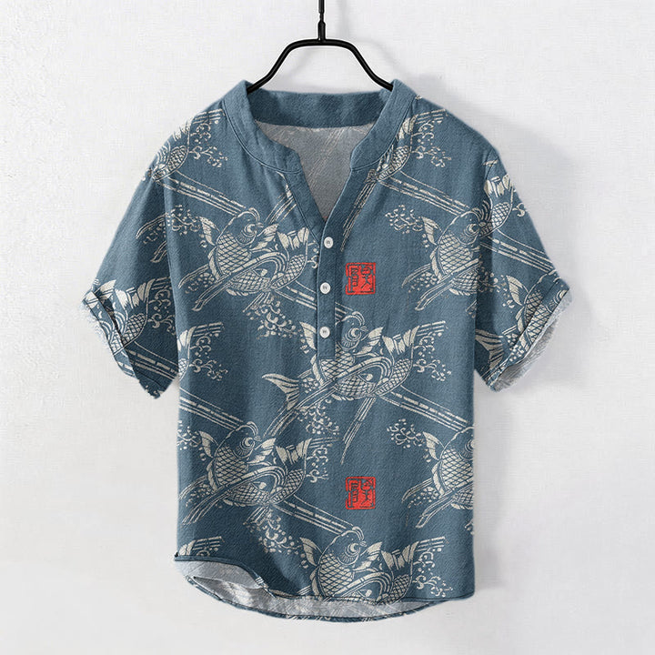 Buddha Stones Camisa de manga corta con medio botón para hombre, de algodón, con estampado de peces koi y bambú. - Azul acero - US/UK/AU50, EU60 (5XL) - image 6