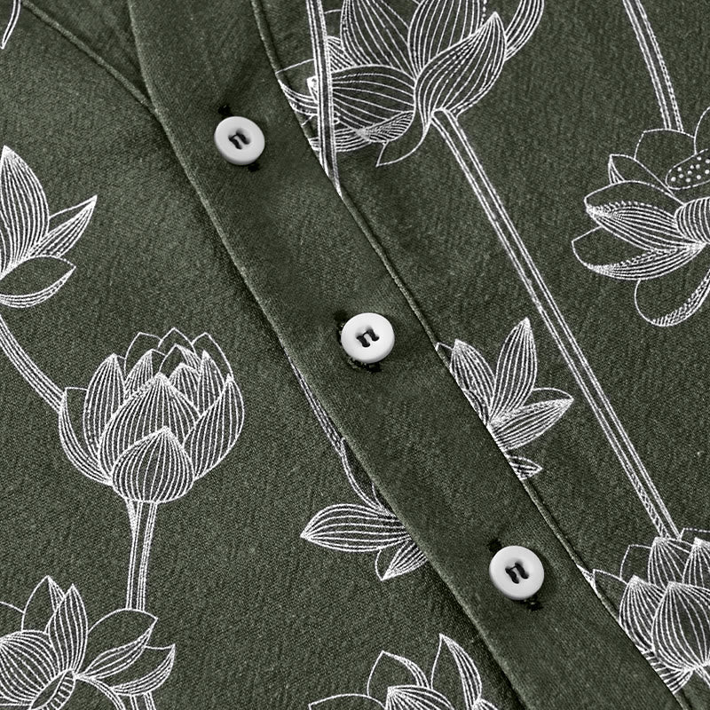 Buddha Stones Camisa de manga corta con medio botón y estampado de loto armonioso de algodón para hombre. - image 3
