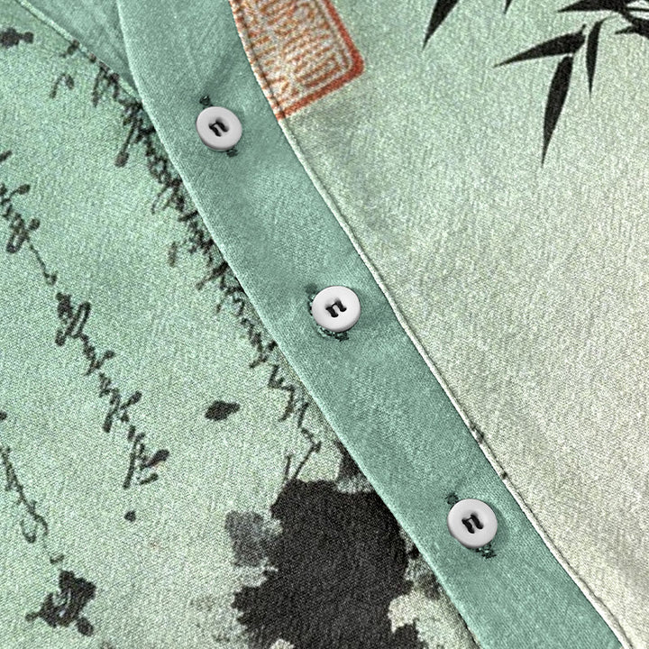 Buddha Stones Camisa de manga corta con medio botón para hombre, con estampado de caligrafía degradada en tinta de bambú y algodón. - image 3