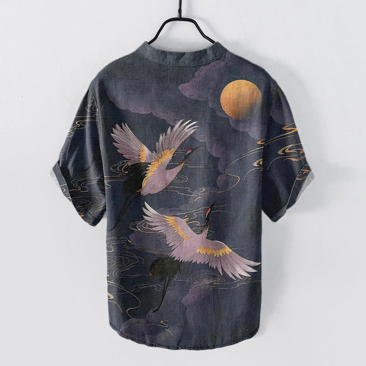 Buddha Stones Camisa de manga corta con medio botón para hombre, de algodón, con estampado de grullas y luna llena. - image 1
