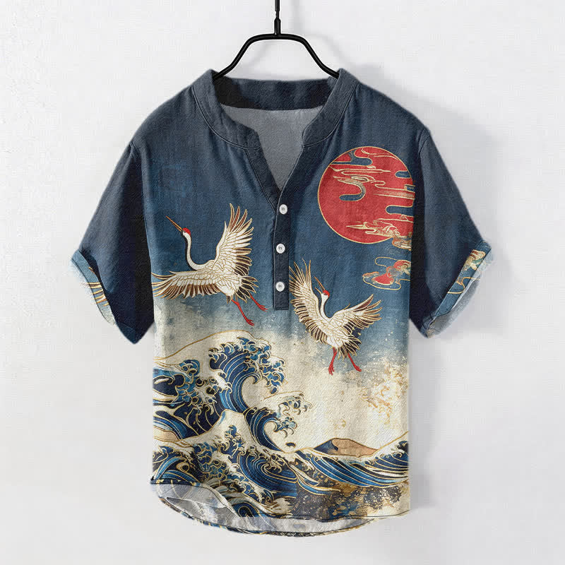 Buddha Stones Camisa de manga corta con medio botón para hombre, de algodón, con estampado de grullas, olas y sol. - image 0