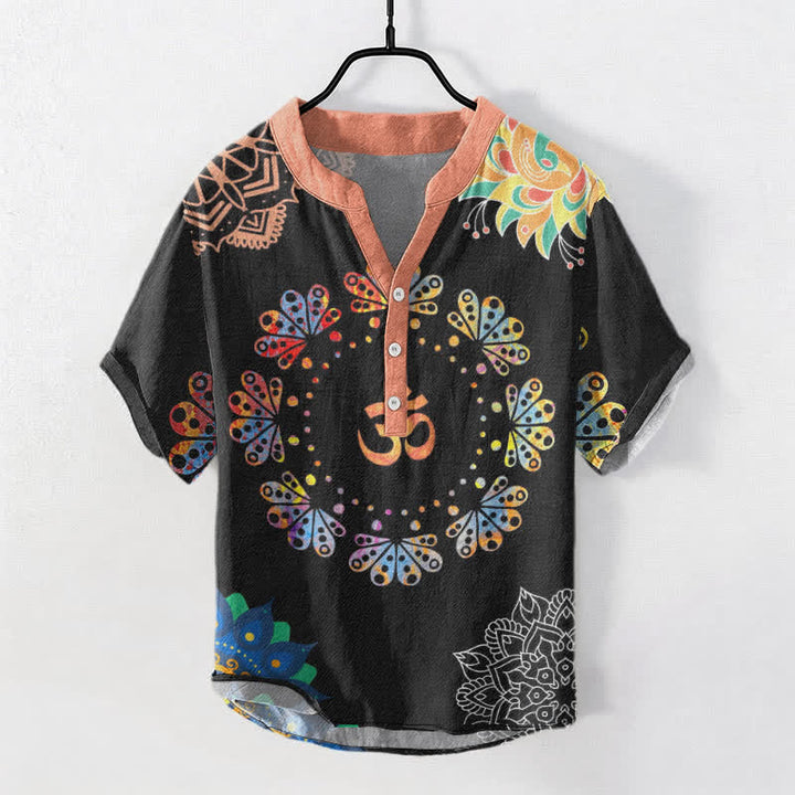 Buddha Stones Camisa de manga corta con medio botón para hombre, de algodón, con estampado de mandala de loto y pavo real (Om). - Negro - US/UK/AU50, EU60 (5XL) - image 0