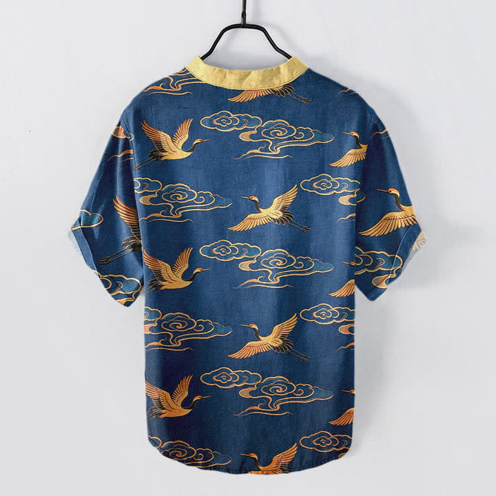 Buddha Stones Camisa de manga corta con medio botón para hombre, con estampado de grulla dorada y nubes auspiciosas, de algodón. - image 8