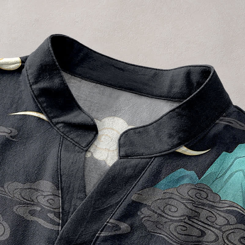 Buddha Stones Camisa de manga corta con medio botón para hombre, de algodón, con estampado de nubes y grullas. - image 2