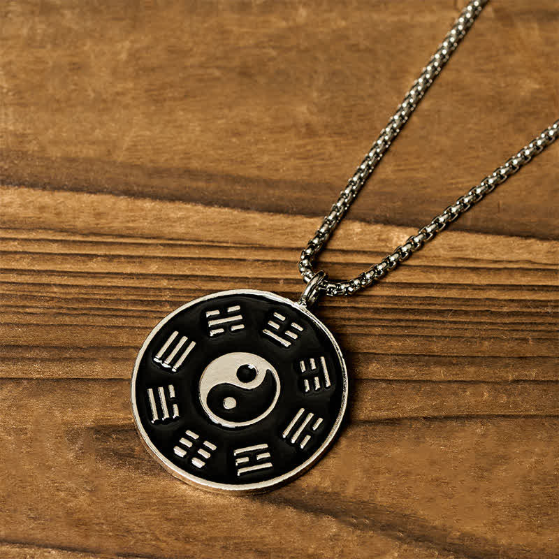 Buddha Stones Colgante de collar de acero de titanio con equilibrio Yin Yang Bagua - image 1