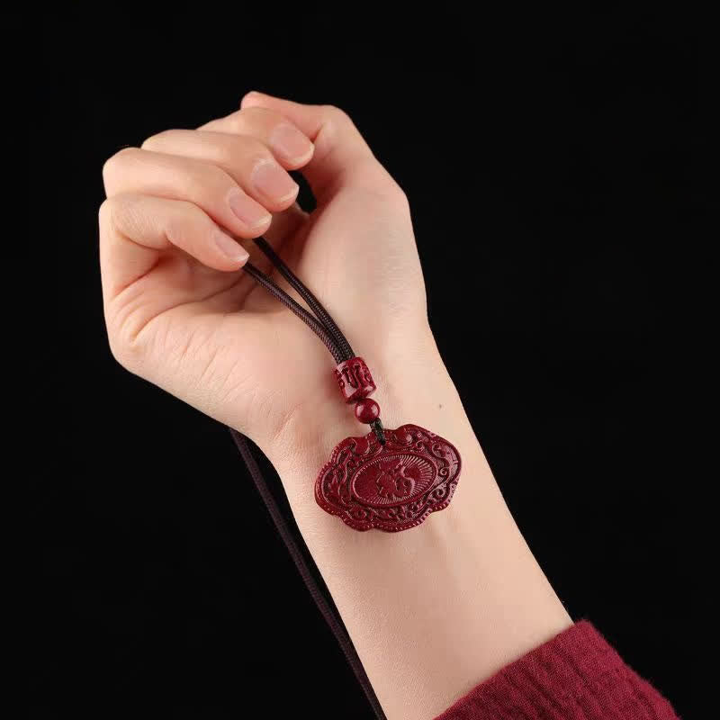 Buddha Stones Collar de la suerte con cuerda y candado Ruyi del personaje Cinnabar Fu - image 4