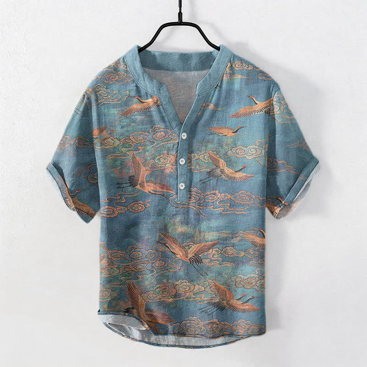 Buddha Stones Camisa de manga corta con medio botón para hombre, de algodón, con estampado de grullas voladoras y nubes. - Verde mar claro - US/UK/AU50, EU60 (5XL) - image 0