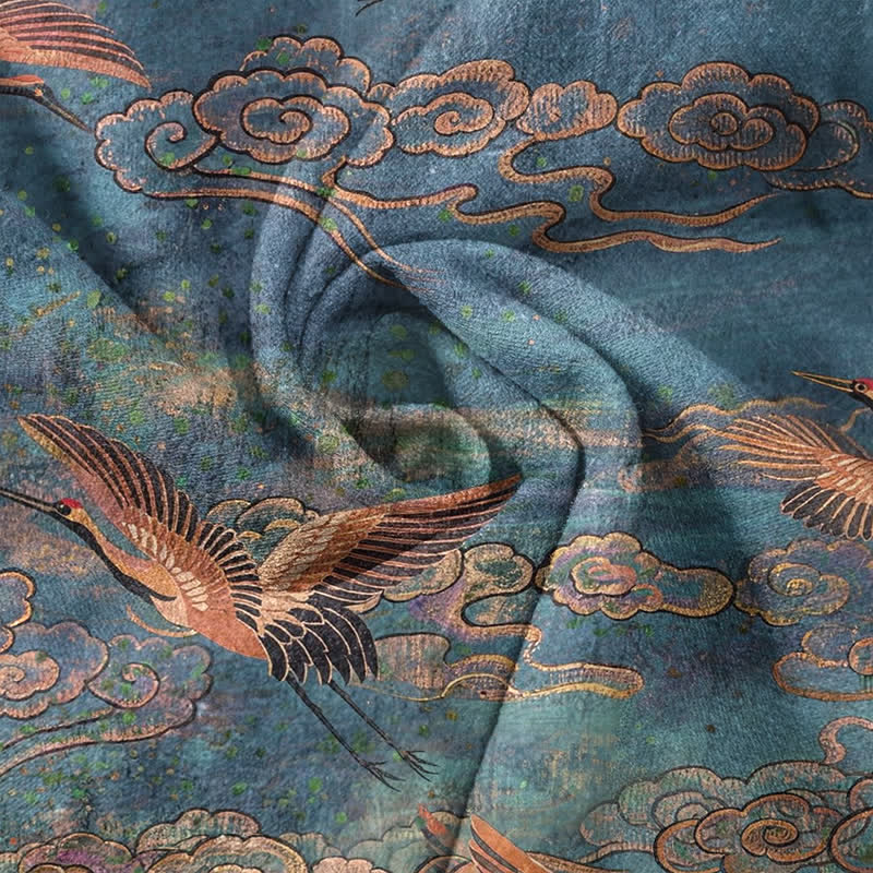 Buddha Stones Camisa de manga corta con medio botón para hombre, de algodón, con estampado de grullas voladoras y nubes. - image 4