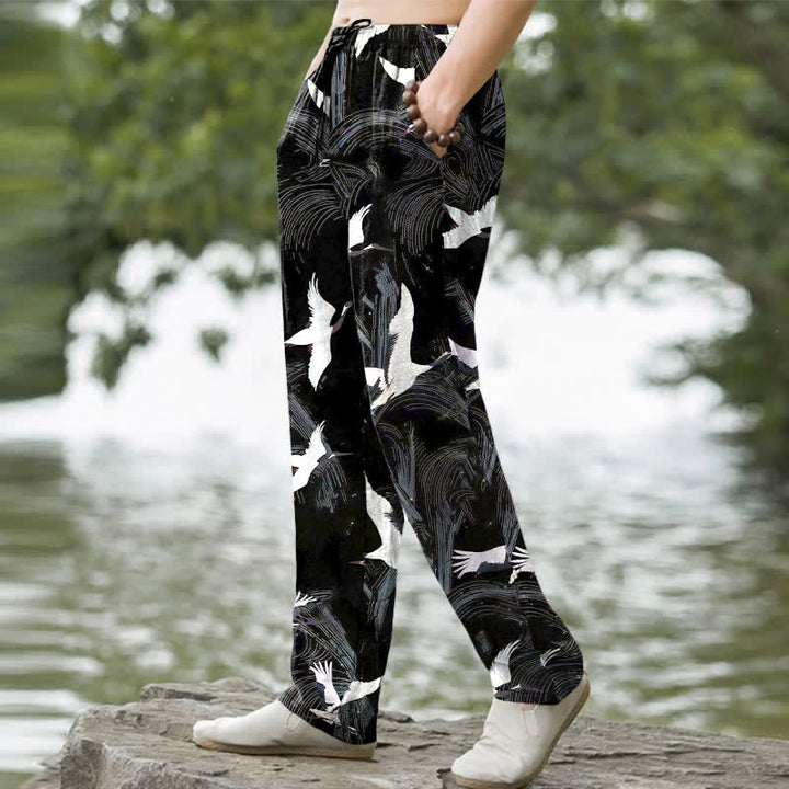 Buddha Stones Pantalones de hombre de algodón blanco con estampado de ondas de tinta de grulla y corte ajustado, con bolsillos. - image 1