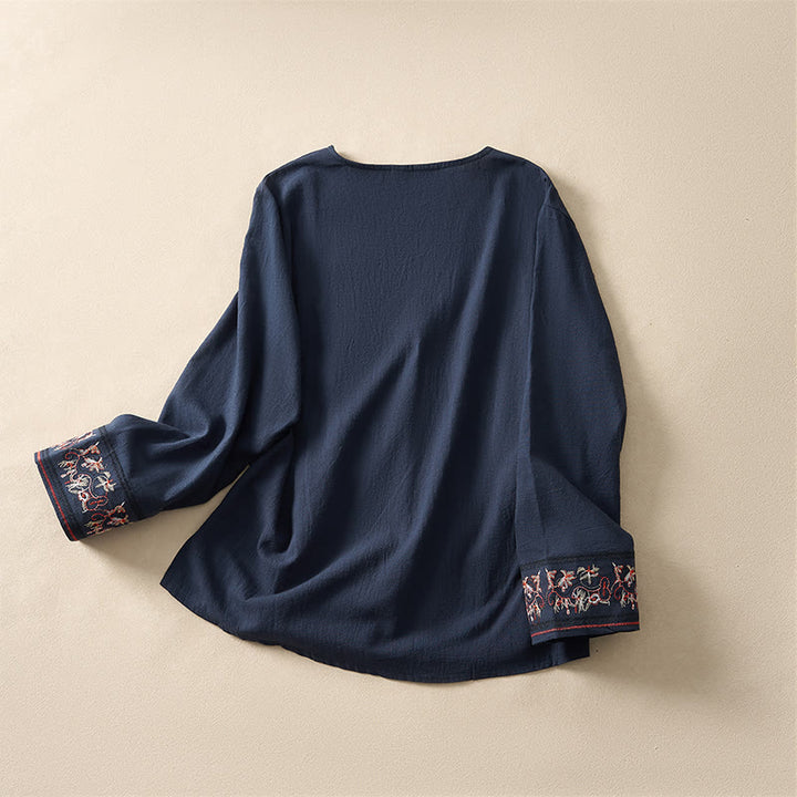 Camisa de mujer informal con cuello inclinado, tirantes y flores bordadas con Buddha Stones. - image 24