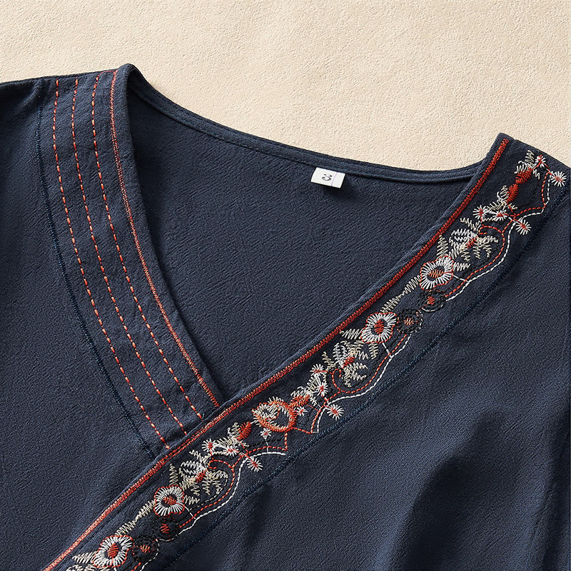 Camisa de mujer informal con cuello inclinado, tirantes y flores bordadas con Buddha Stones. - image 20