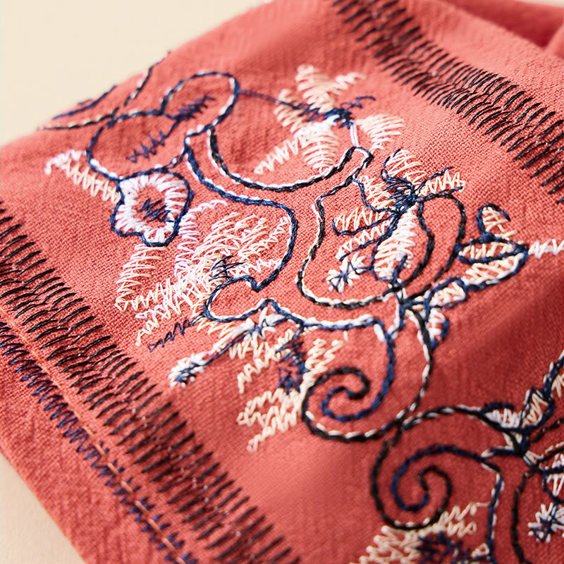 Camisa de mujer informal con cuello inclinado, tirantes y flores bordadas con Buddha Stones. - image 4