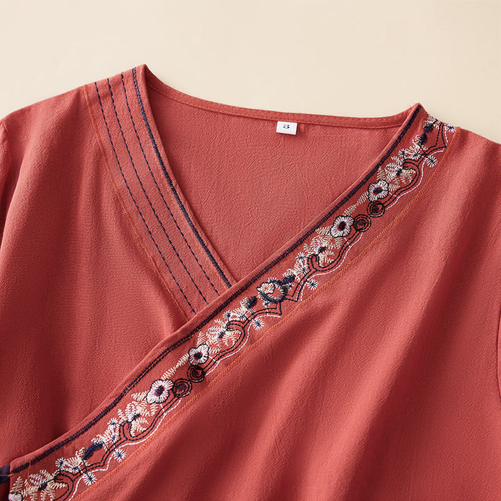 Camisa de mujer informal con cuello inclinado, tirantes y flores bordadas con Buddha Stones. - image 1