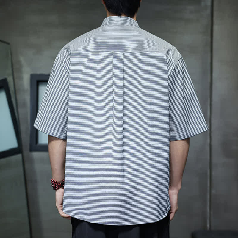 Buddha Stones Camisa de manga corta para hombre, estilo casual de verano, con cuello mandarín y estampado de rayas diplomáticas. - image 9