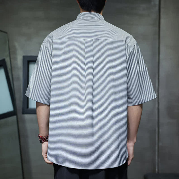 Buddha Stones Camisa de manga corta para hombre, estilo casual de verano, con cuello mandarín y estampado de rayas diplomáticas. - image 9