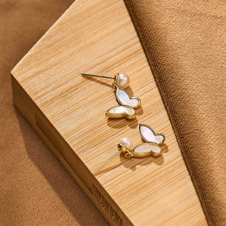 Buddha Stones Pendientes de cobre con diseño de mariposa y perlas naturales que transmiten optimismo. - image 3