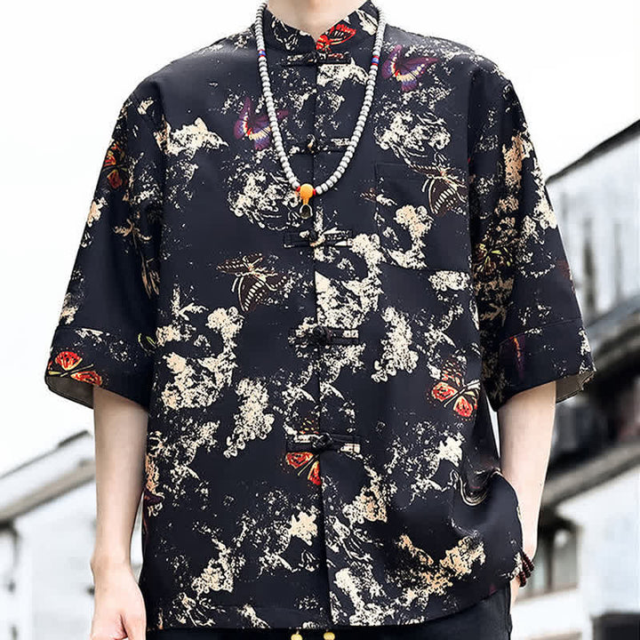 Buddha Stones Camisa de manga tres cuartos para hombre con estampado floral, de mariposas y botones de rana, estilo Summer Tang, con bolsillo en el pecho. - image 3