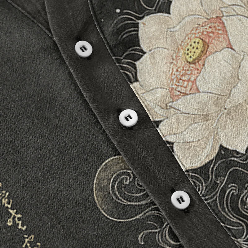 Buddha Stones Camisa de manga corta con medio botón y estampado de ondas de loto de algodón para hombre - image 3