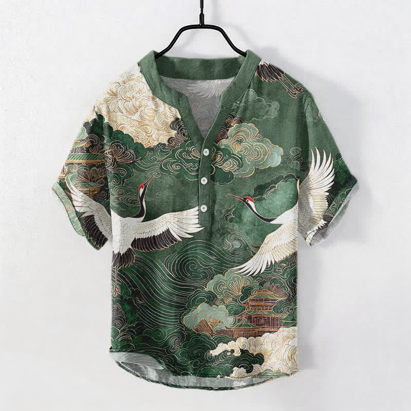 Buddha Stones Camisa de manga corta con medio botón para hombre, de algodón, con estampado de grullas y nubes. - Verde bosque - US/UK/AU50, EU60 (5XL) - image 0