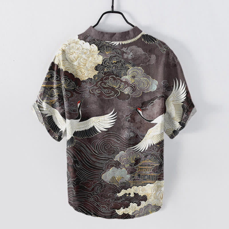 Buddha Stones Camisa de manga corta con medio botón para hombre, de algodón, con estampado de grullas y nubes. - image 8