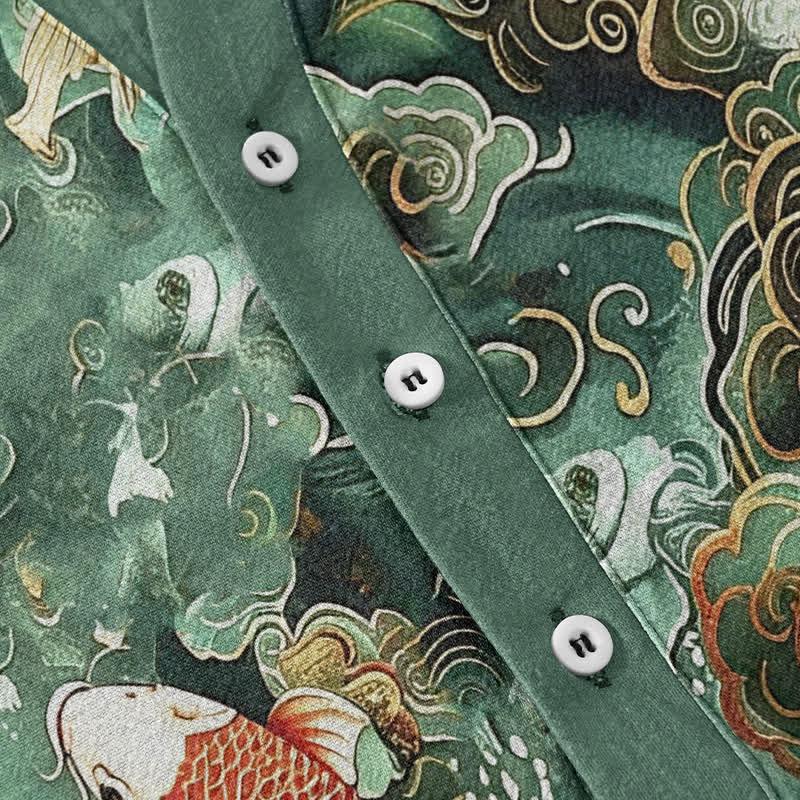 Buddha Stones Camisa de manga corta con medio botón para hombre, de algodón, con estampado de olas y peces koi. - image 3