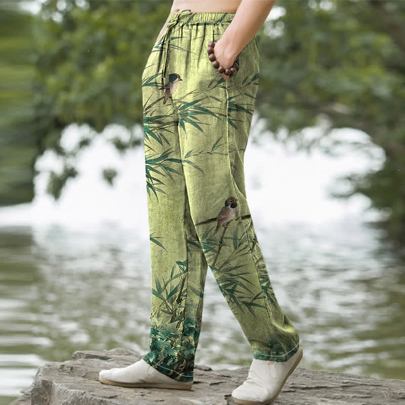 Buddha Stones Pantalones de hombre de algodón con estampado de pájaros de bambú, corte ajustado y bolsillos. - image 1