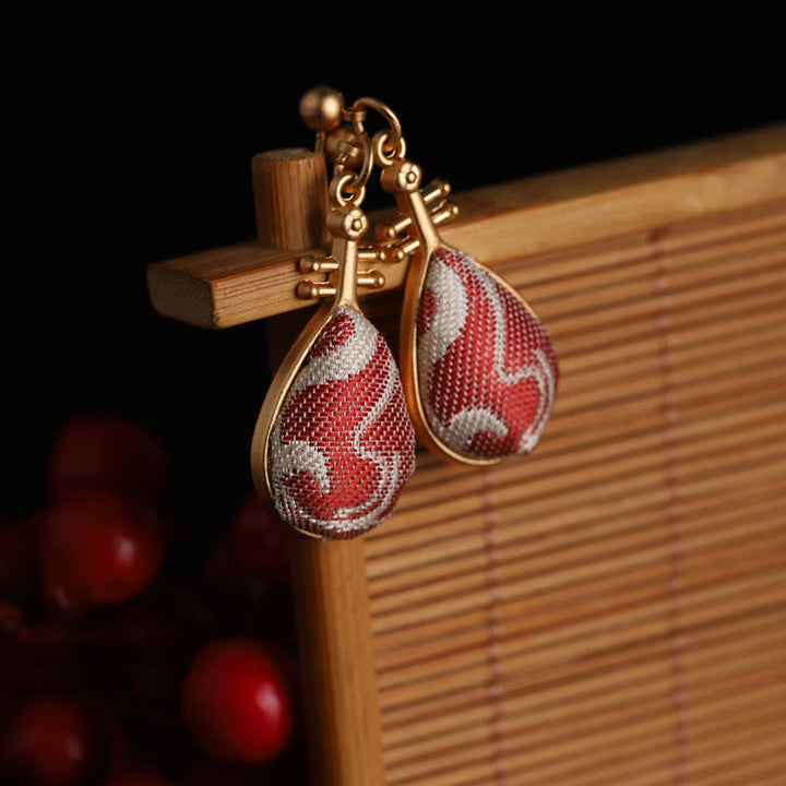 Buddha Stones Pendientes de lágrima Harmony con diseño de brocado blanco y estampados Song. - Brocado de canciones (Prosperidad♥Armonía) - image 0