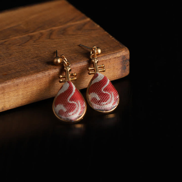 Buddha Stones Pendientes de lágrima Harmony con diseño de brocado blanco y estampados Song. - image 2
