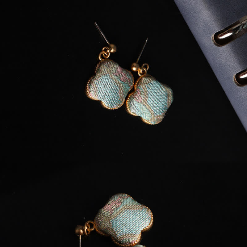 Buddha Stones Pendientes colgantes Song Brocade de seda artesanal con diseño floral - image 4