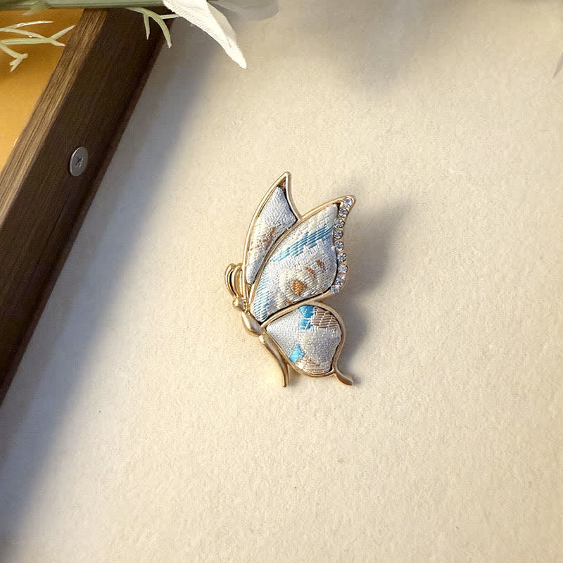 Buddha Stones Broche artesanal de aleación con forma de mariposa y diamantes de imitación. - Mariposa (Transformación ♥ Amor) - Azul Blanco - Brocado de canciones (Prosperidad♥Armonía) - image 4