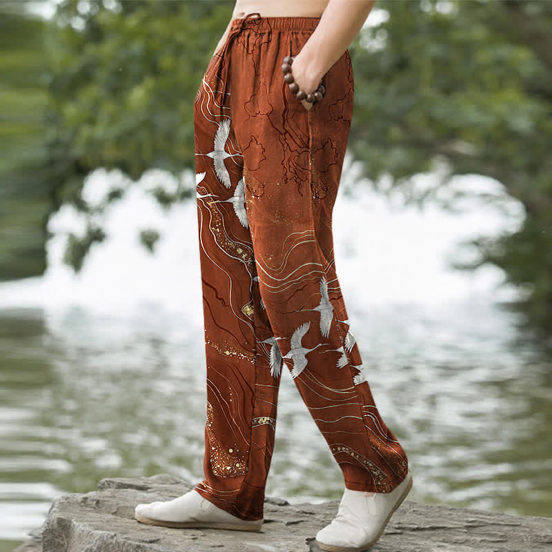 Buddha Stones Pantalones de hombre de algodón blanco con estampado de grullas y olas, corte cónico y bolsillos. - image 9