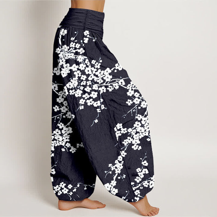 Buddha Stones Pantalones harem de mujer con cintura elástica y estampado de ramas de flores blancas, de algodón puro. - image 10