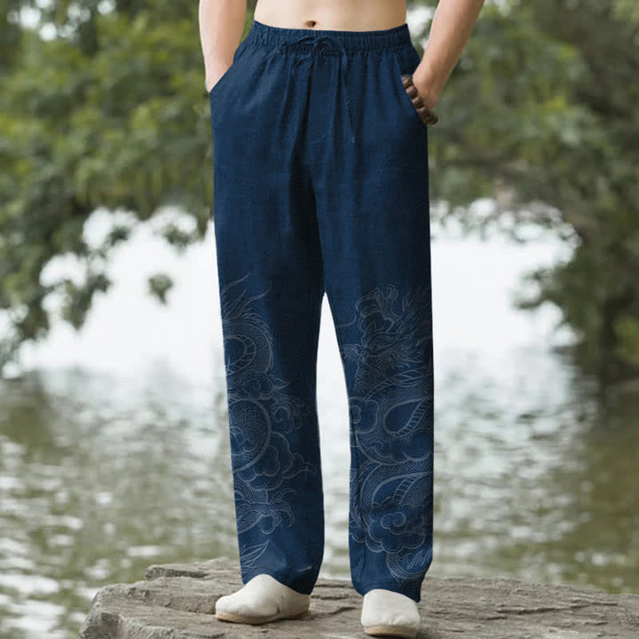 Buddha Stones Pantalones de hombre de algodón con estampado sutil de dragón, corte ajustado y bolsillos. - Marina de guerra - US/UK/AU50, EU60 (5XL) - image 0