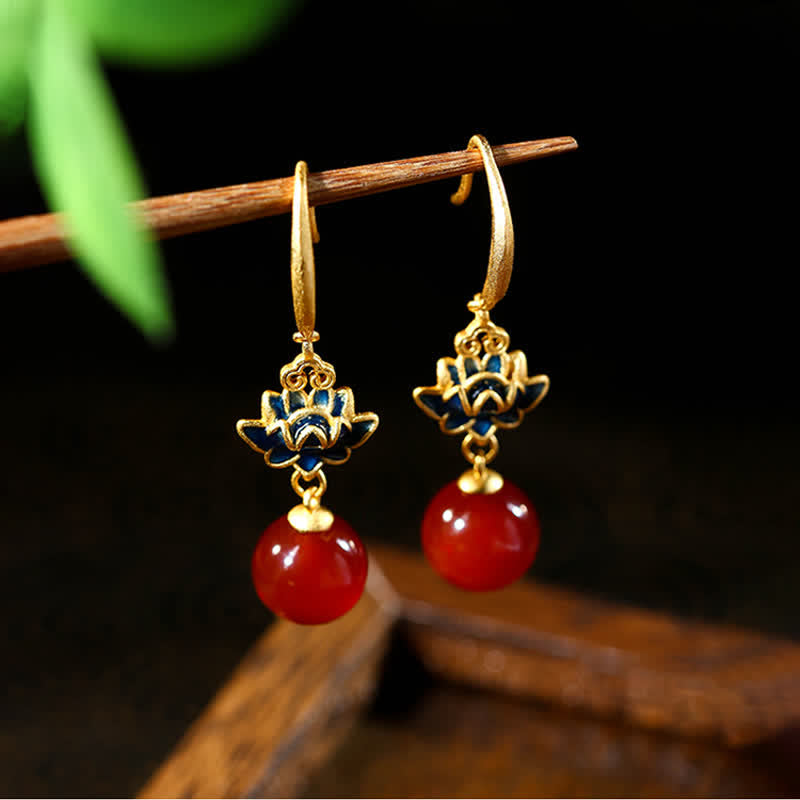 Buddha Stones Pendientes colgantes de oro con esmalte y ágata roja, loto y diseño de flor. - image 1
