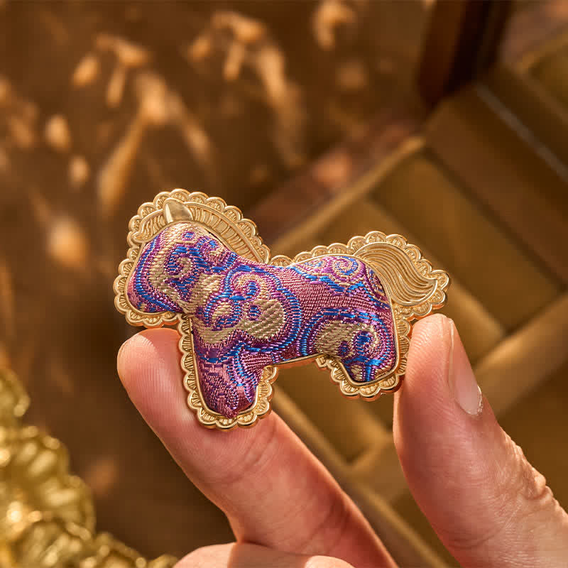 Buddha Stones Broche de la Prosperidad con Caballo Púrpura, Hecho a Mano en Brocado Song - image 4