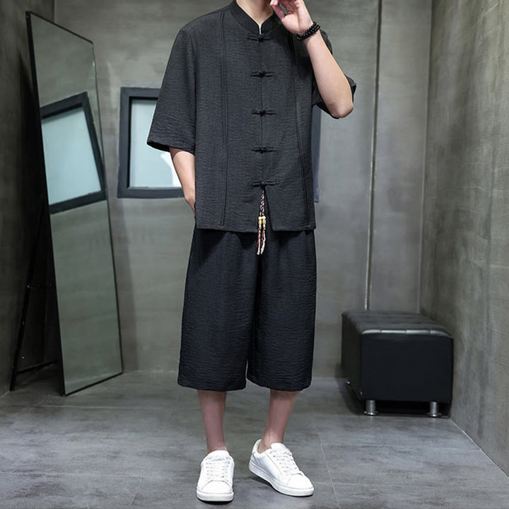 Buddha Stones Conjunto de 2 piezas: Camisa de manga tres cuartos estilo Tang con botones de rana, pantalones cortos y ropa de meditación para hombre con bolsillos. - image 25