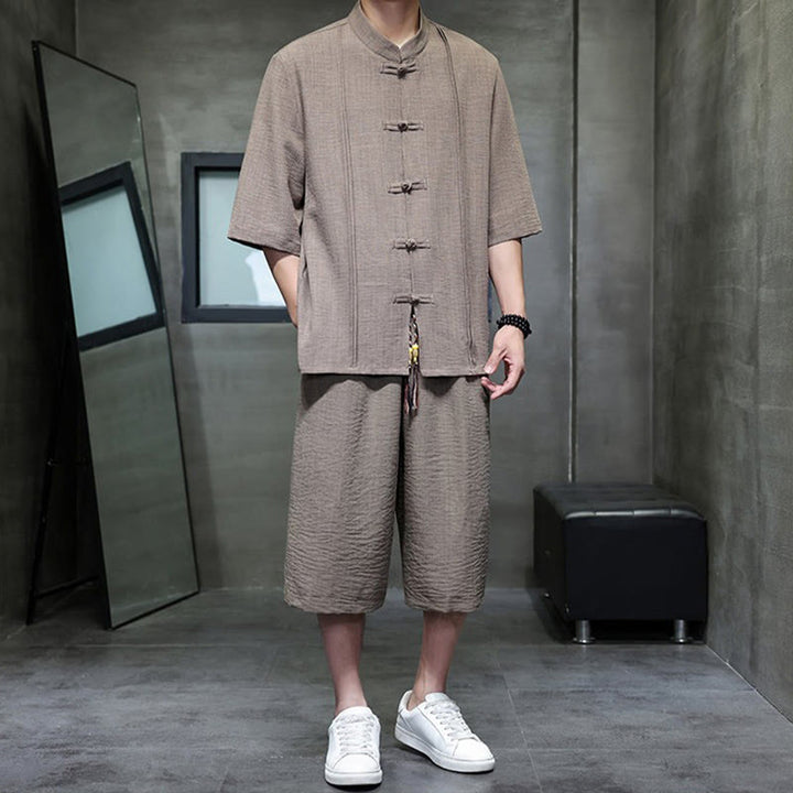 Buddha Stones Conjunto de 2 piezas: Camisa de manga tres cuartos estilo Tang con botones de rana, pantalones cortos y ropa de meditación para hombre con bolsillos. - image 36
