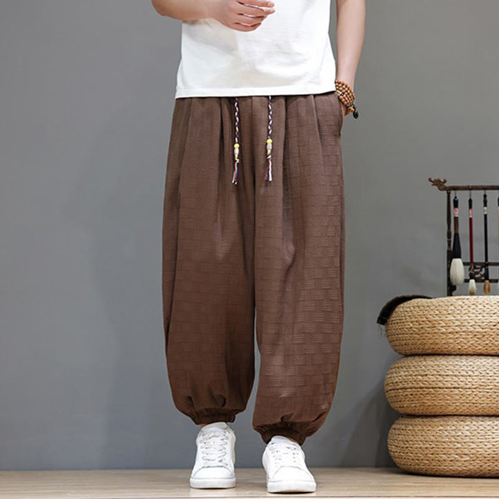 Buddha Stones Pantalones tobilleros casuales de verano con cordón ajustable, estampado de ratán tejido liso, estilo harem para hombre con bolsillo. - image 23