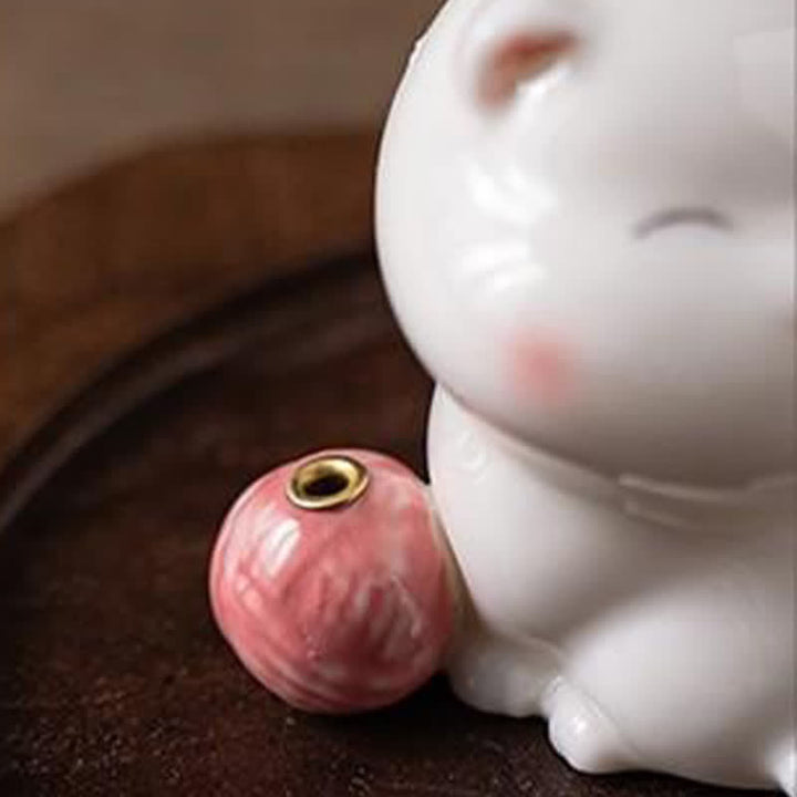 Buddha Stones Quemador de incienso minimalista de cerámica blanca con forma de gato y pompón (sin incienso) - image 12