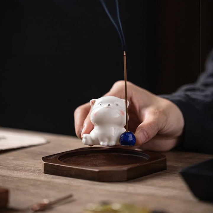 Buddha Stones Quemador de incienso minimalista de cerámica blanca con forma de gato y pompón (sin incienso) - image 15