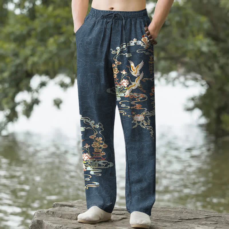 Buddha Stones Pantalones de hombre de algodón blanco con estampado de grullas, nubes auspiciosas y lotos de pabellón, corte cónico y bolsillos. - Azul acero - US/UK/AU50, EU60 (5XL) - image 6