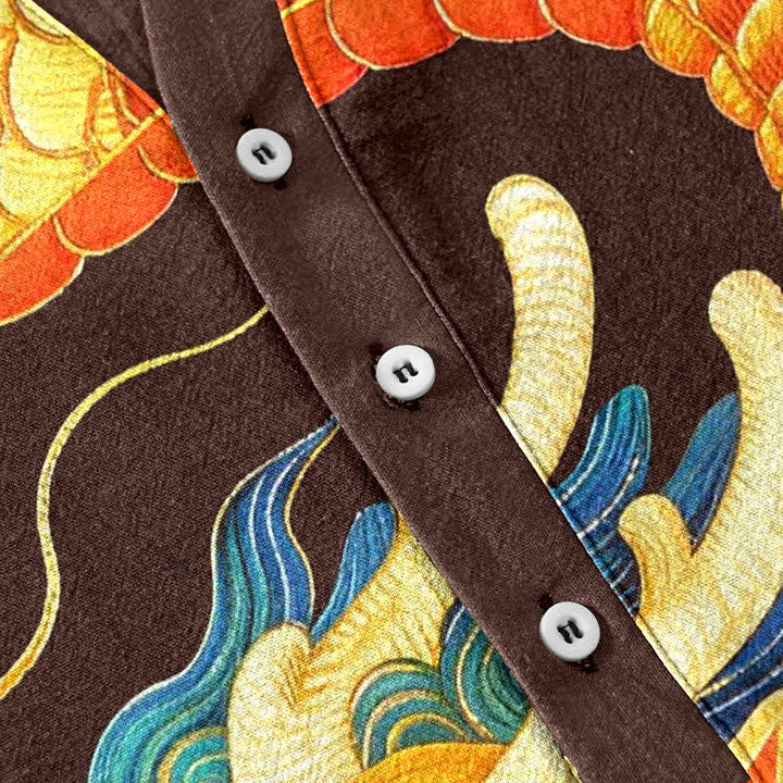 Buddha Stones Camisa de manga corta con medio botón para hombre, de algodón, con estampado de nubes auspiciosas y dragón dorado. - image 3